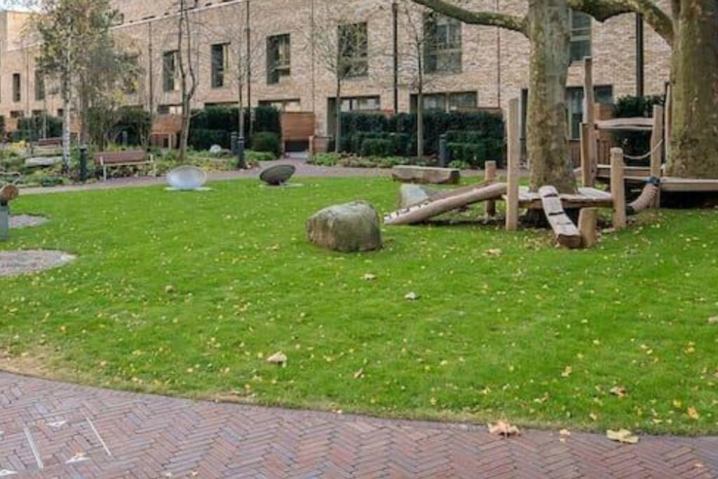Superb 1 Bedroom Apartment 3Mins From Tube Station London Eksteriør bilde